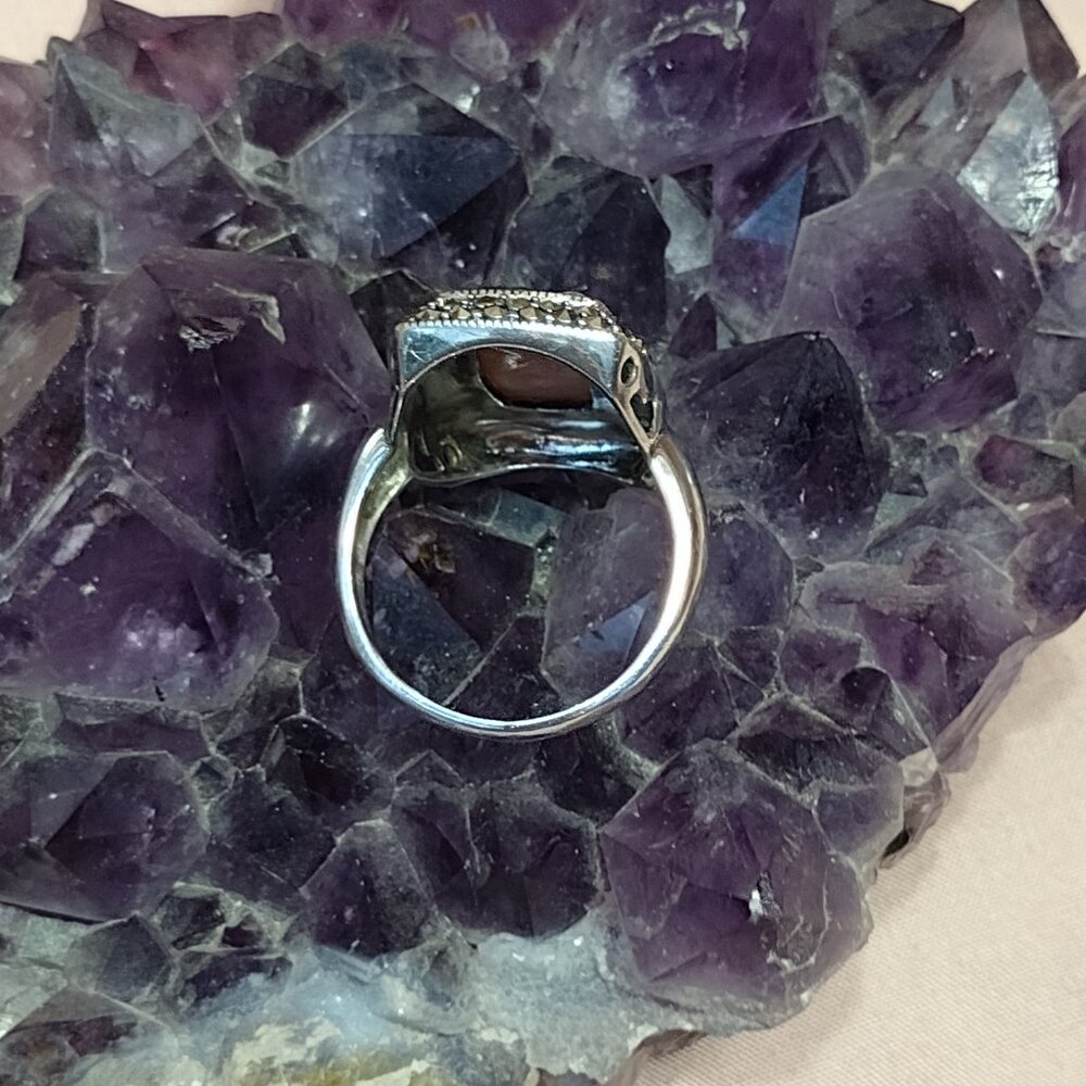 Carved Pink Mother of Pearl Ring - Picture 4 of 10